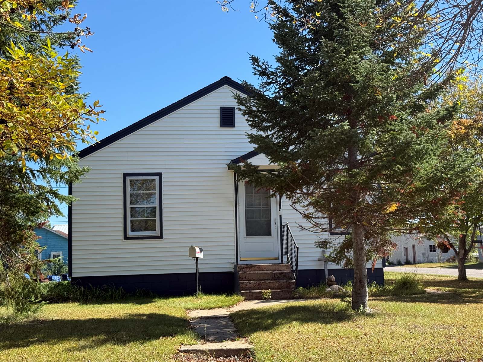 520 5th St SE, Staples, MN 56479