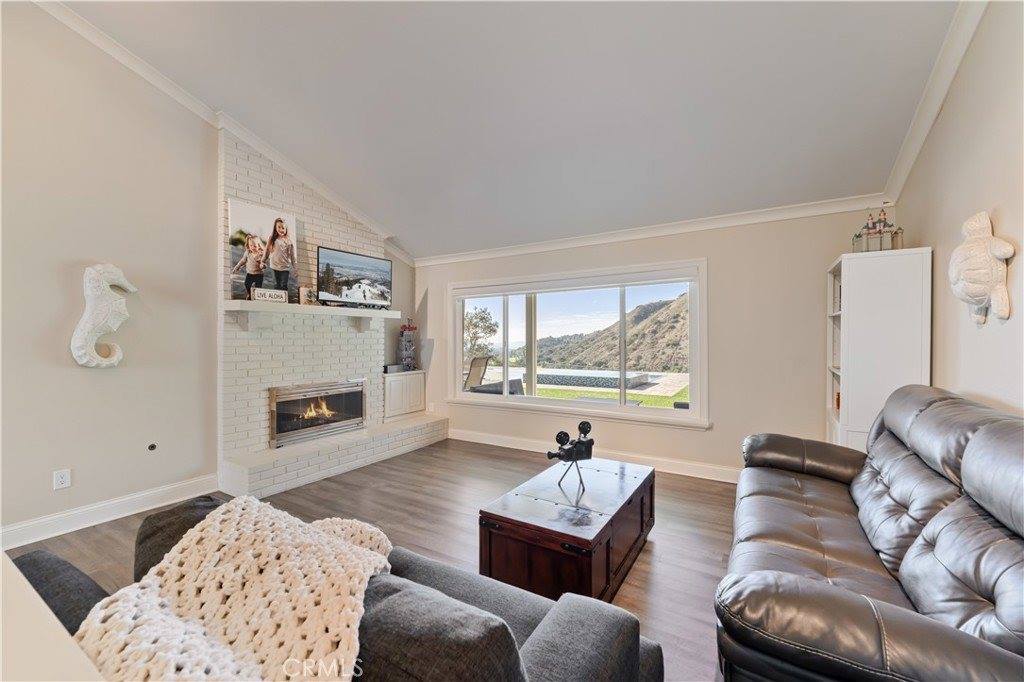 1249 Oakmead, La Verne, CA 91750