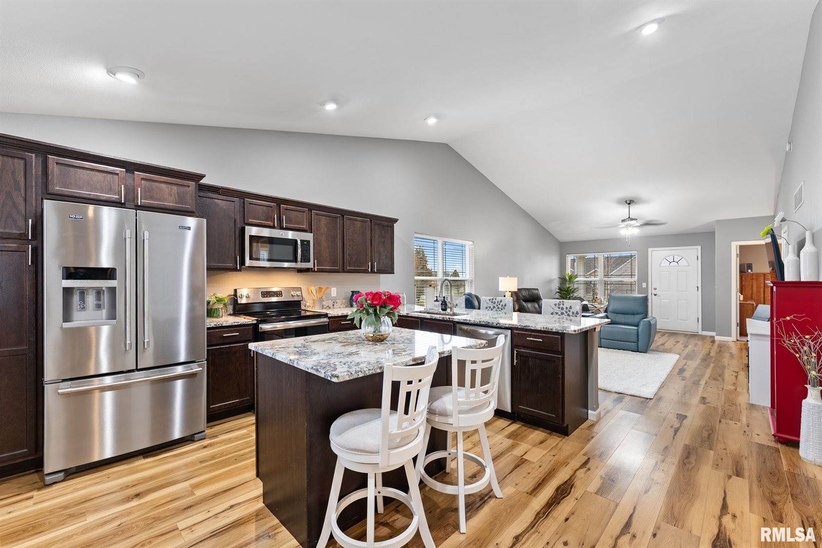 1572 Olde Brandy Lane, Davenport, IA 52807