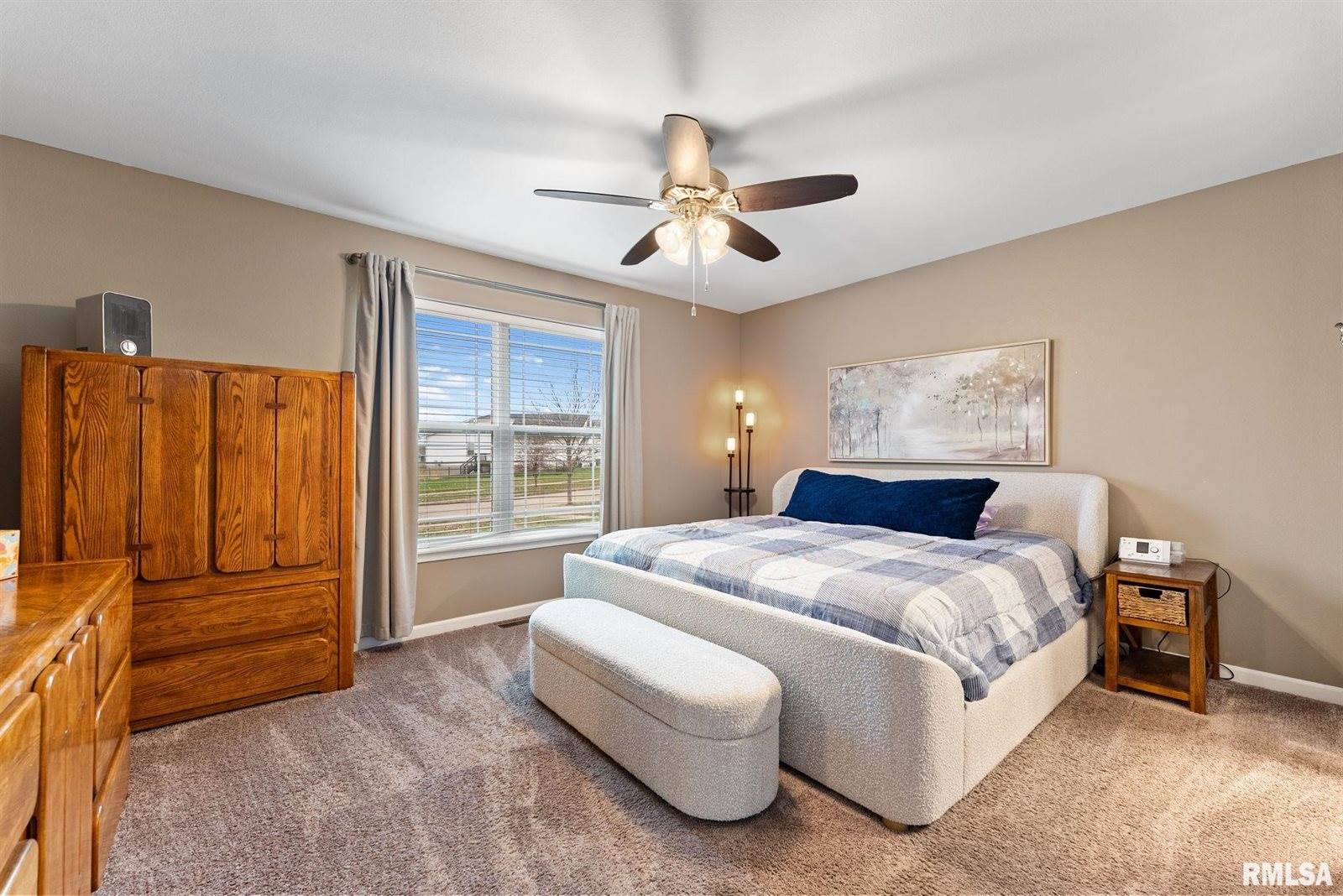 1572 Olde Brandy Lane, Davenport, IA 52807