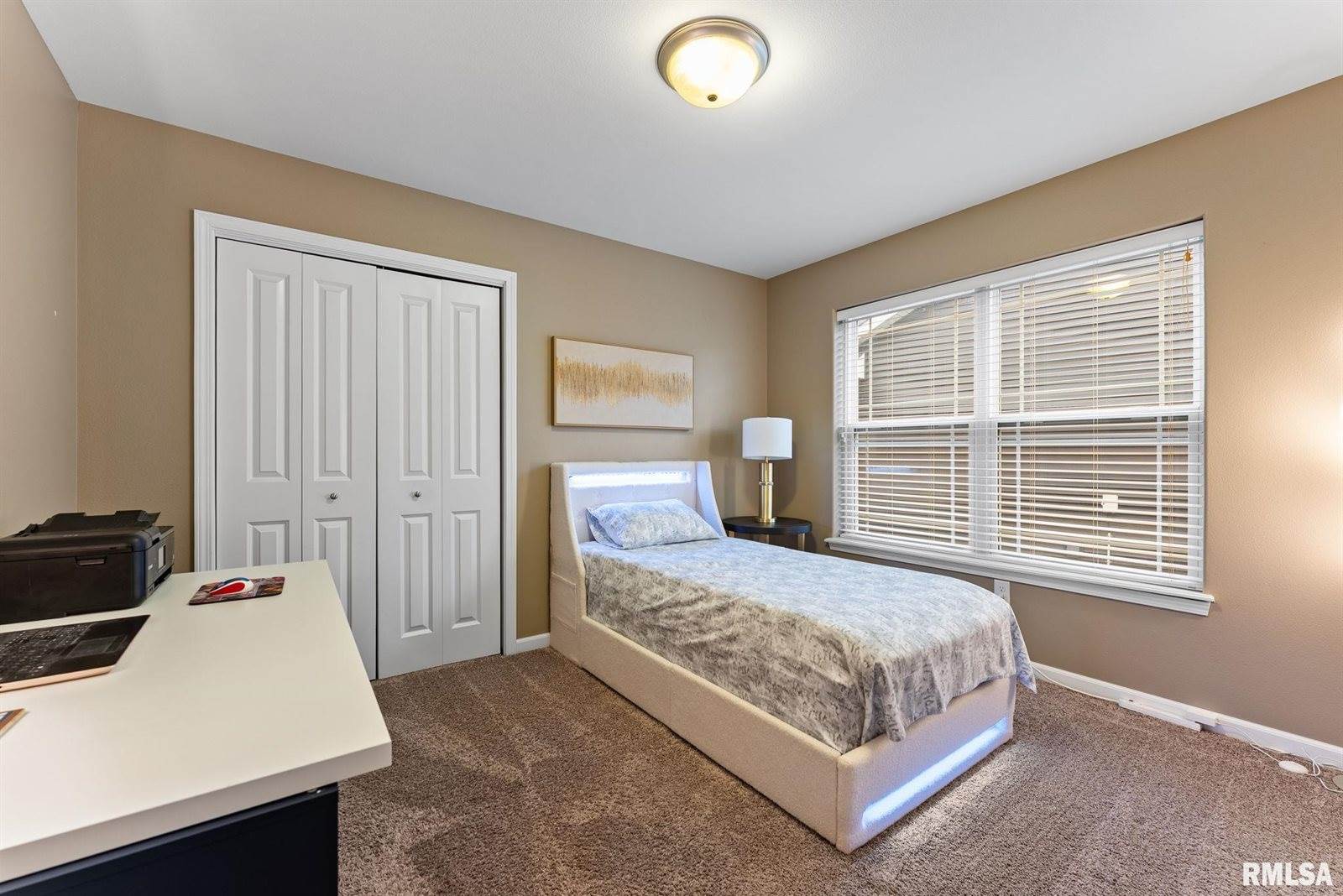 1572 Olde Brandy Lane, Davenport, IA 52807