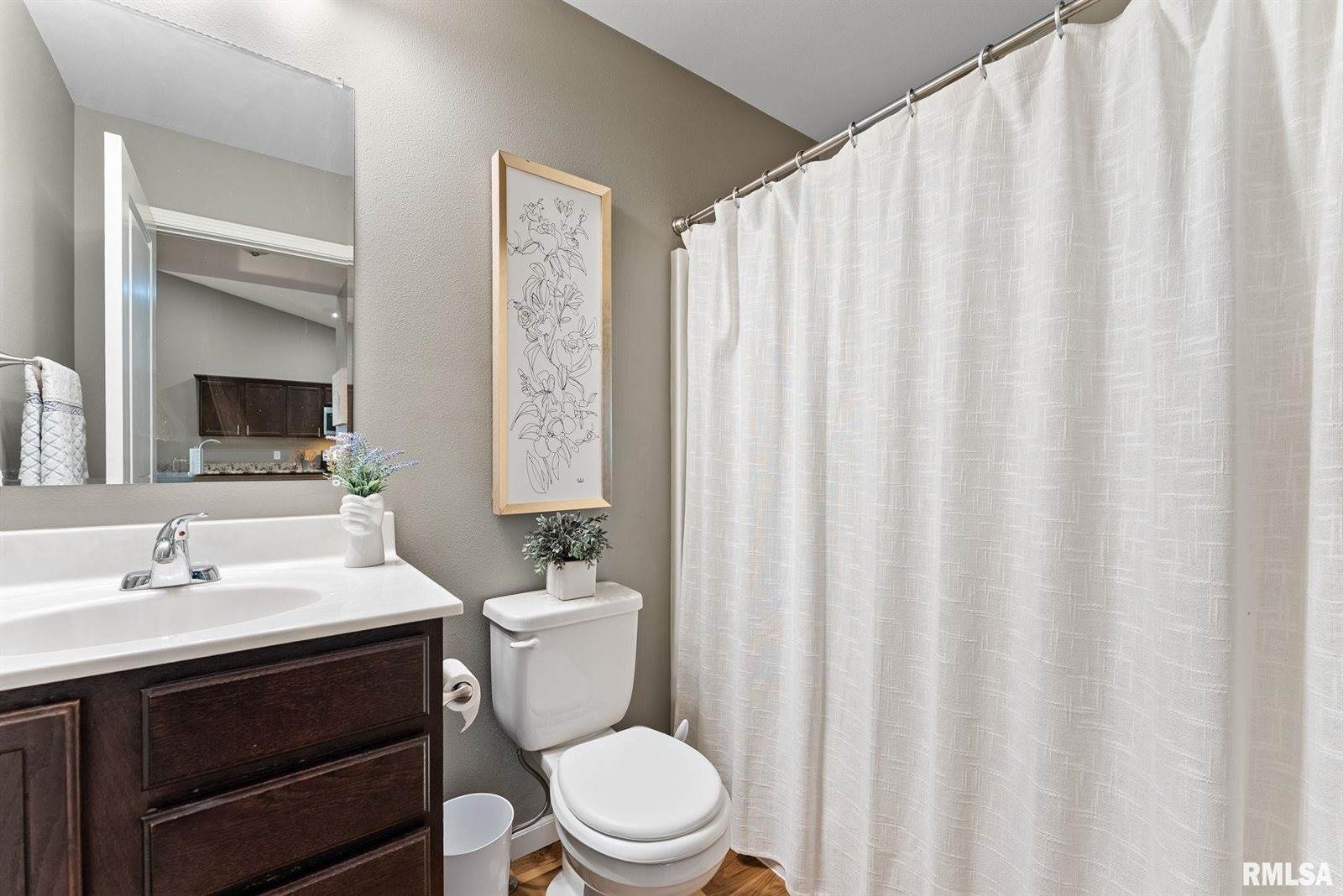 1572 Olde Brandy Lane, Davenport, IA 52807