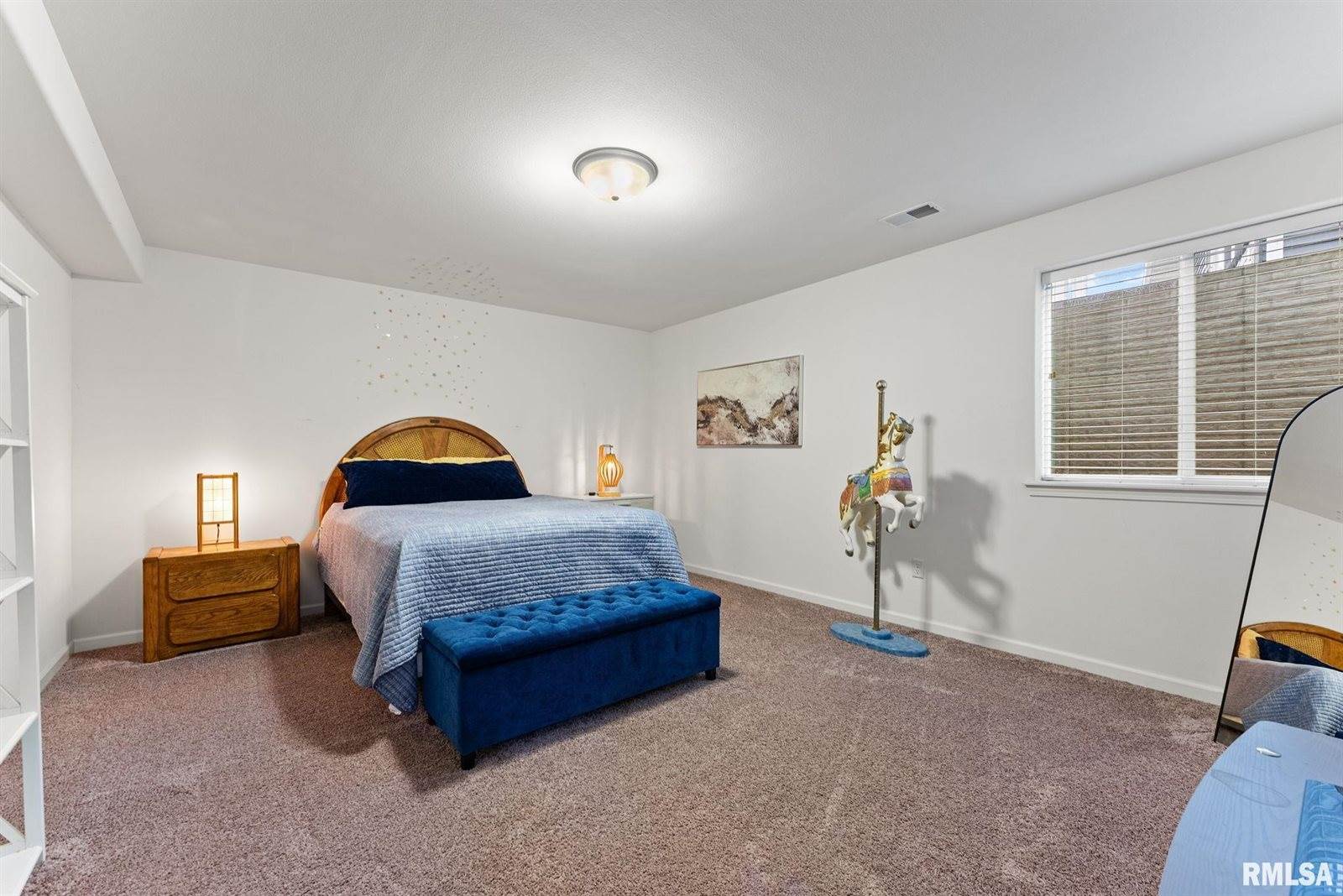 1572 Olde Brandy Lane, Davenport, IA 52807