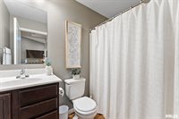 1572 Olde Brandy Lane, Davenport, IA 52807