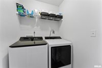 1572 Olde Brandy Lane, Davenport, IA 52807