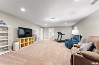 1572 Olde Brandy Lane, Davenport, IA 52807