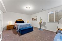 1572 Olde Brandy Lane, Davenport, IA 52807