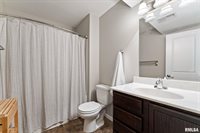 1572 Olde Brandy Lane, Davenport, IA 52807