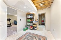 1572 Olde Brandy Lane, Davenport, IA 52807