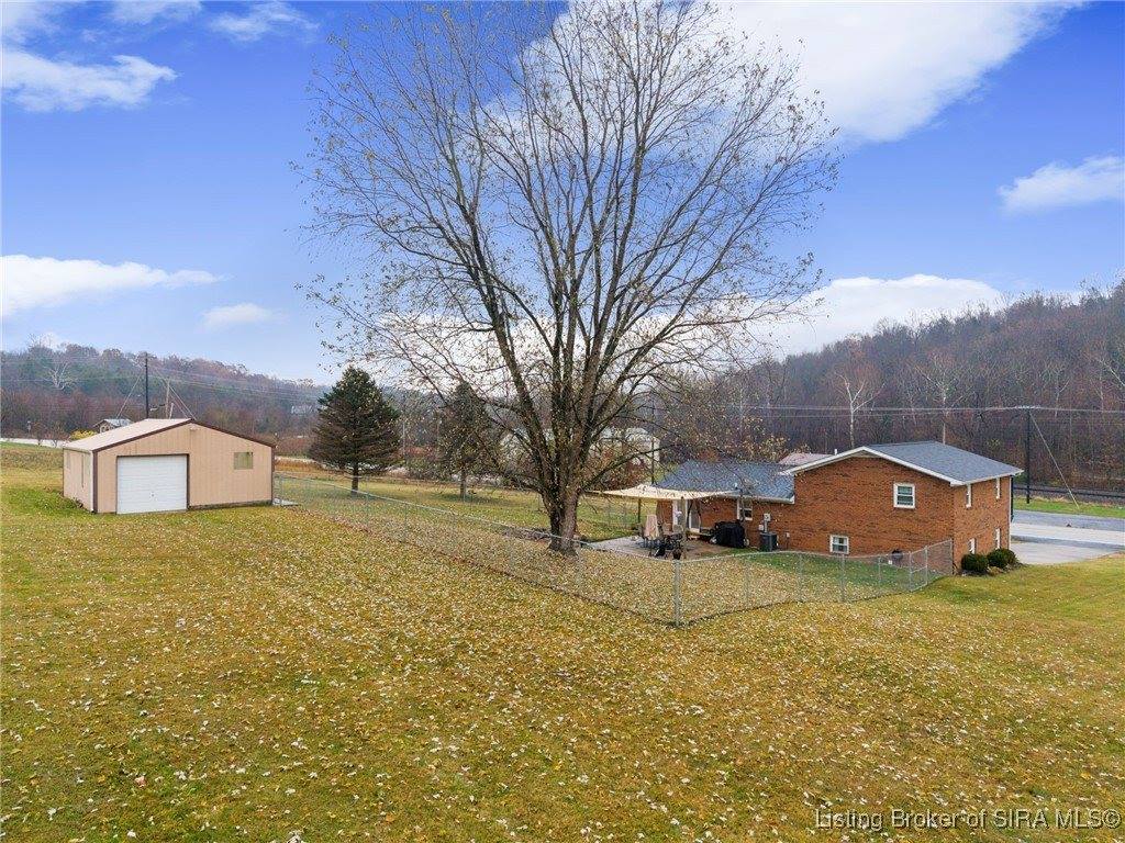 6075 Highway 335 NE, New Salisbury, IN 47114