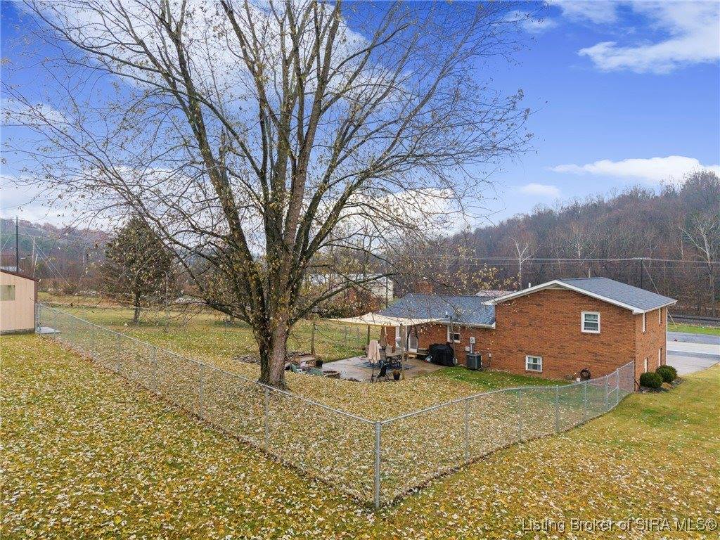 6075 Highway 335 NE, New Salisbury, IN 47114