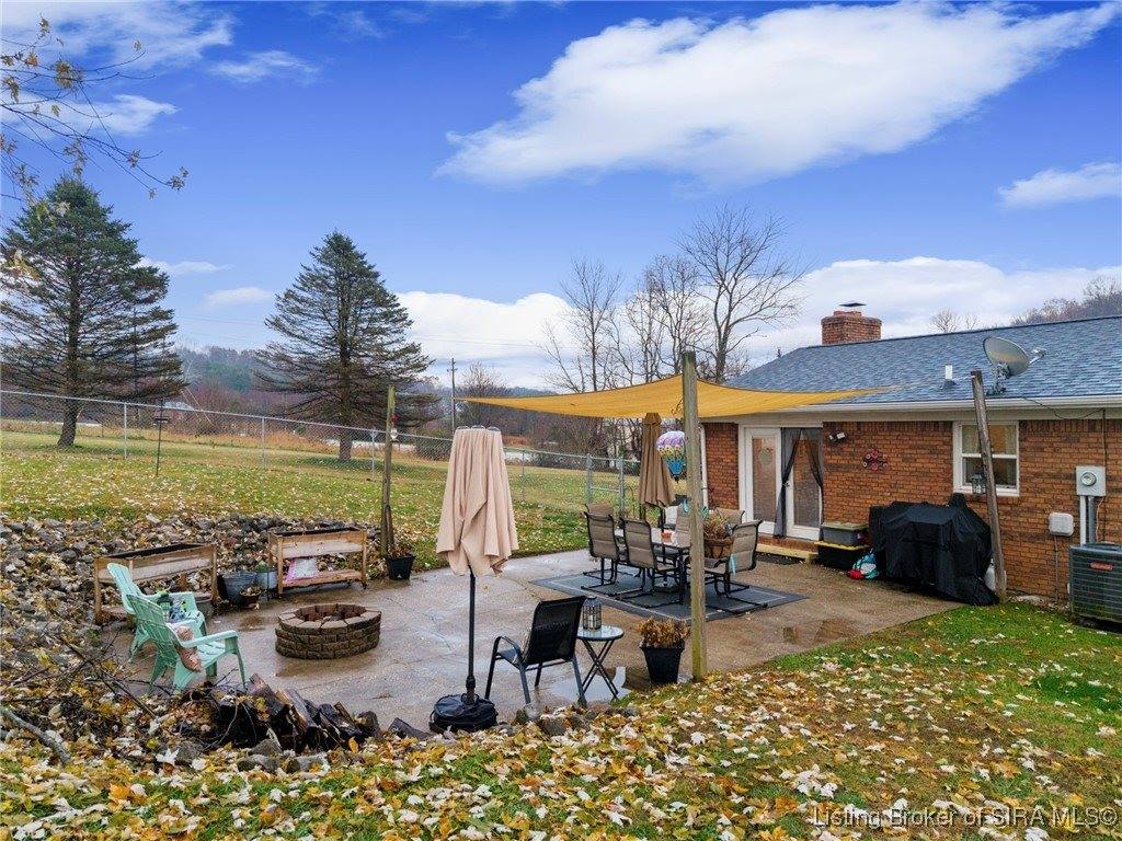 6075 Highway 335 NE, New Salisbury, IN 47114