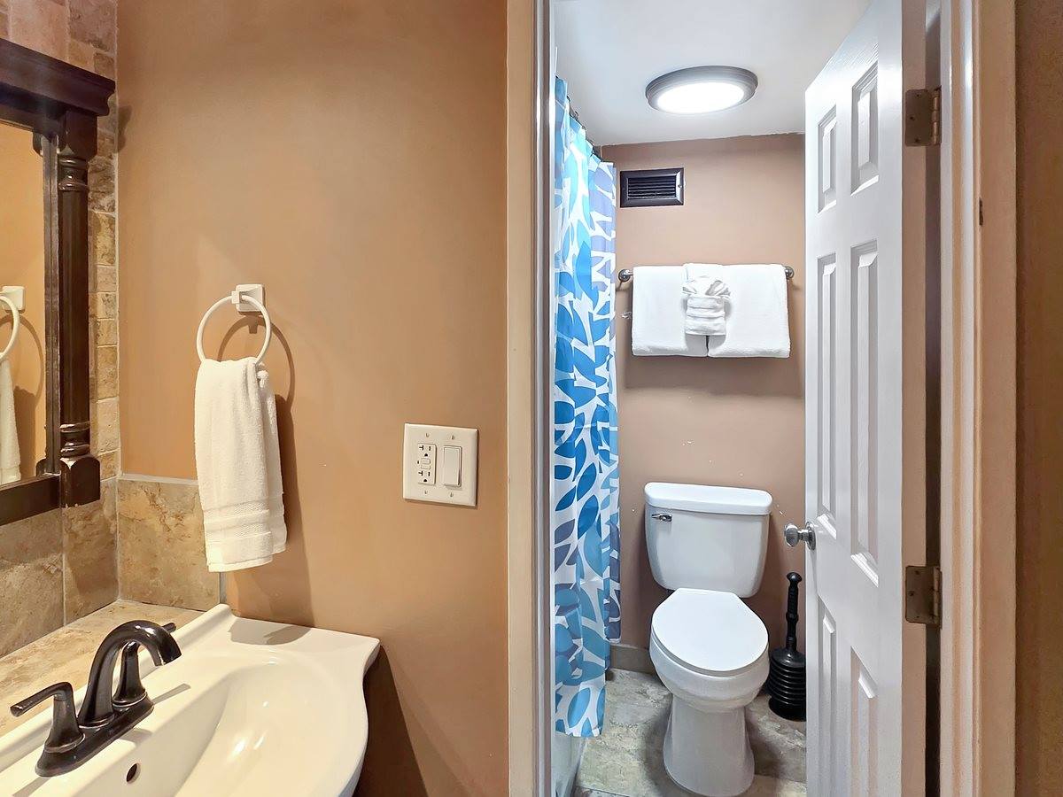 75-5782 Kuakini Highway, Kailua-Kona, HI 96740