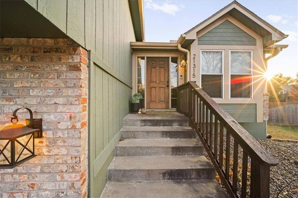 21315 West 56TH Street, Shawnee, KS 66218