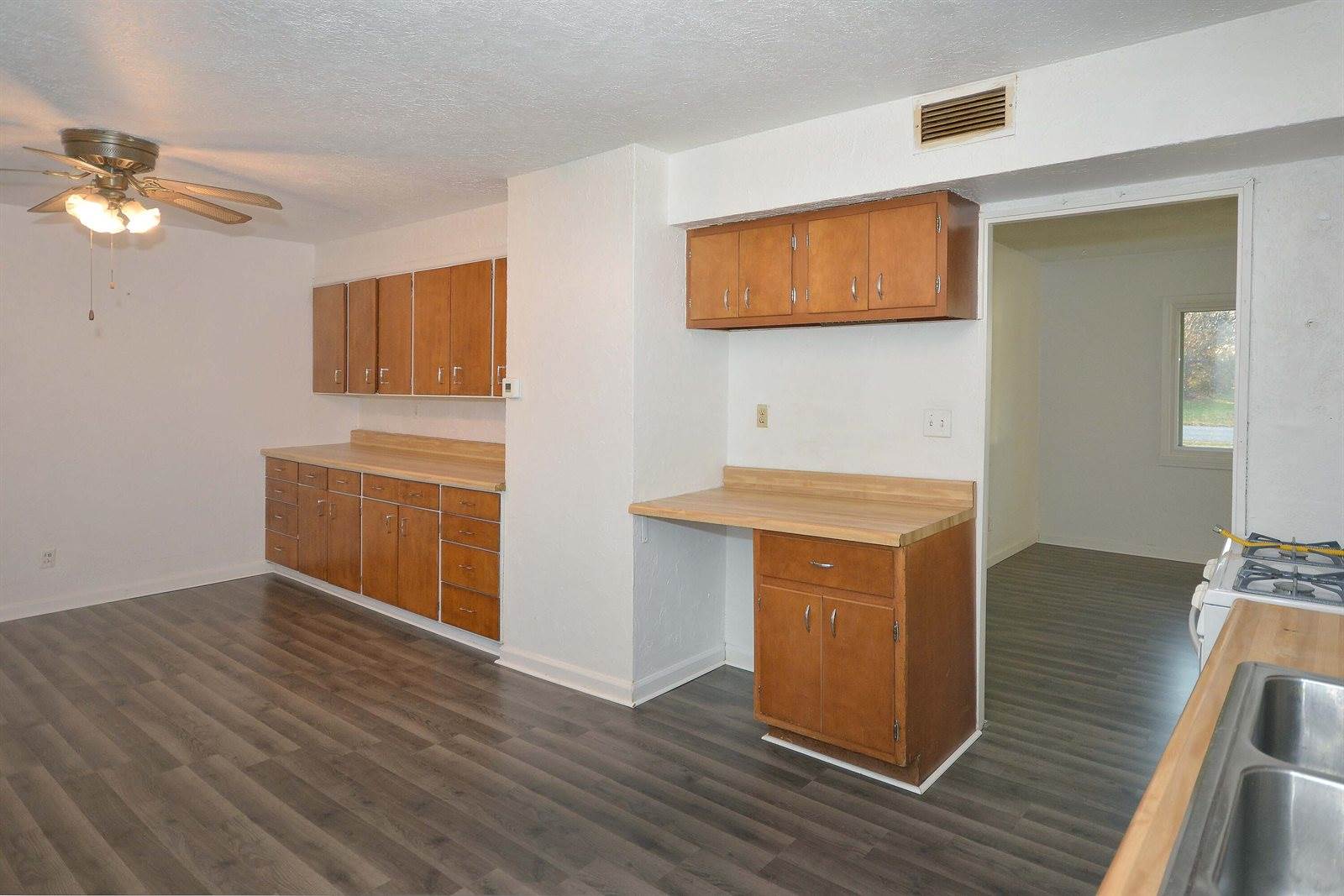 11 Fullerton, Galesburg, MI 49053