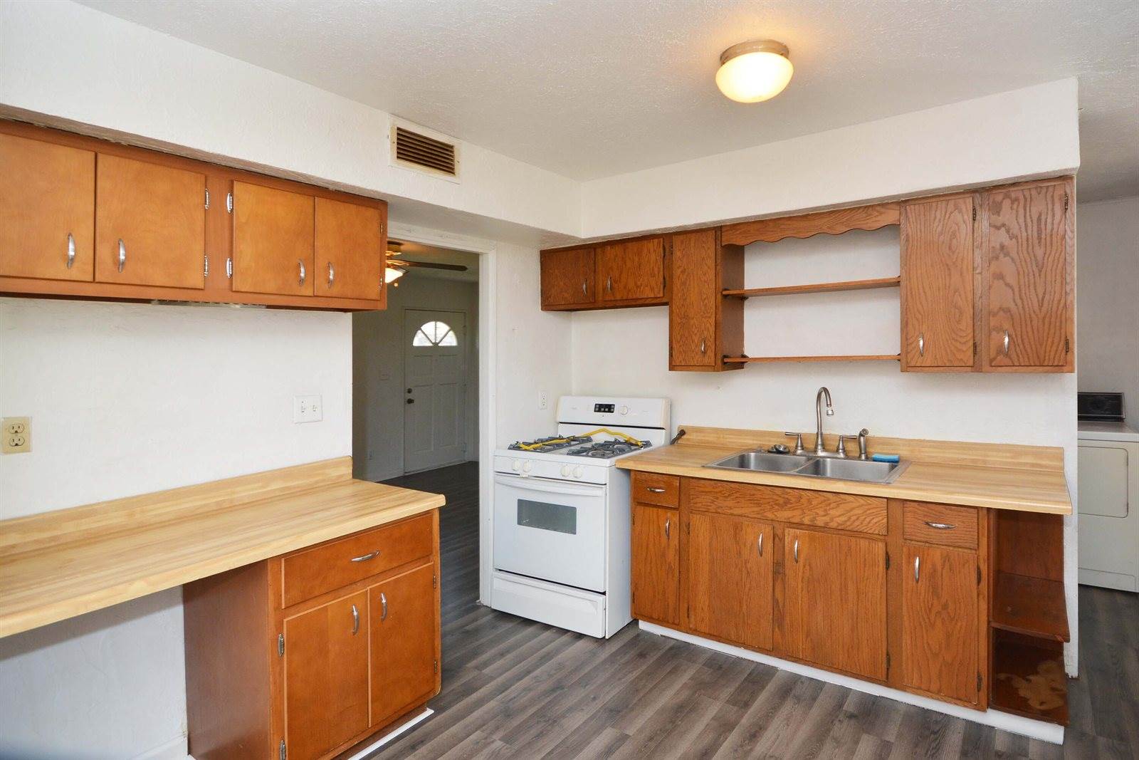 11 Fullerton, Galesburg, MI 49053