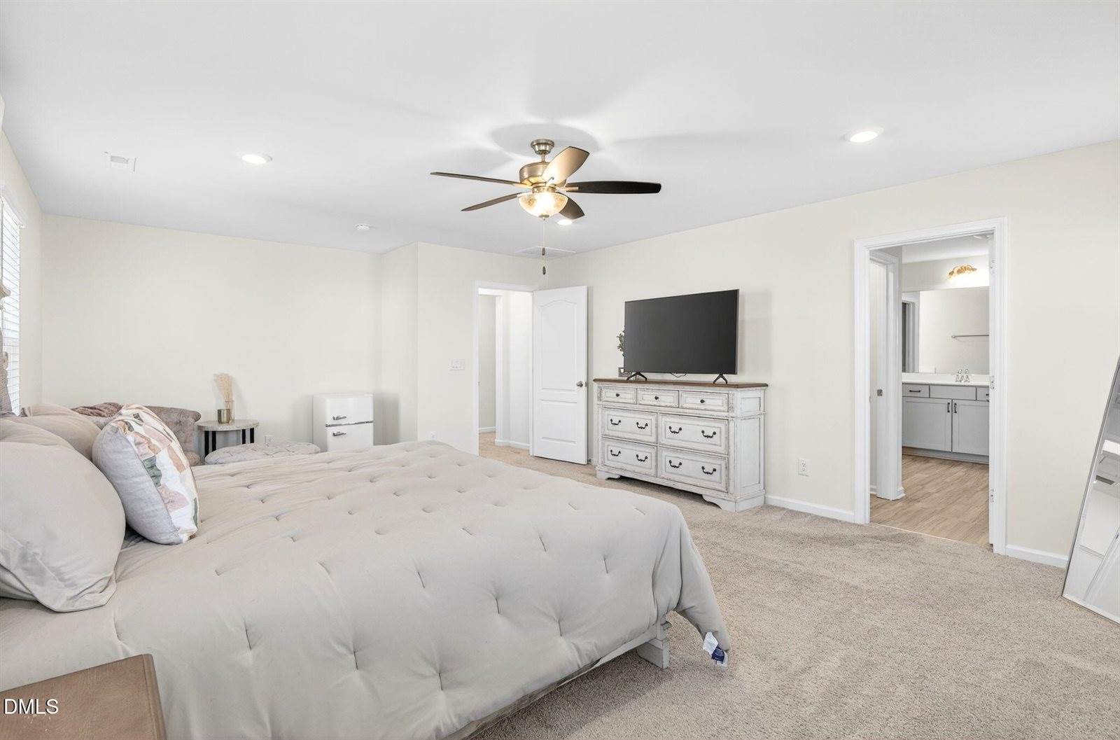 136 Azalea View Way, Holly Springs, NC 27540