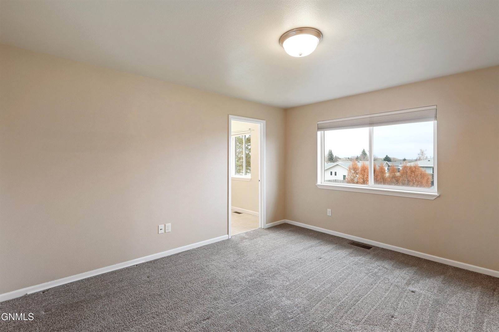 1803 25th Street West, Williston, ND 58801