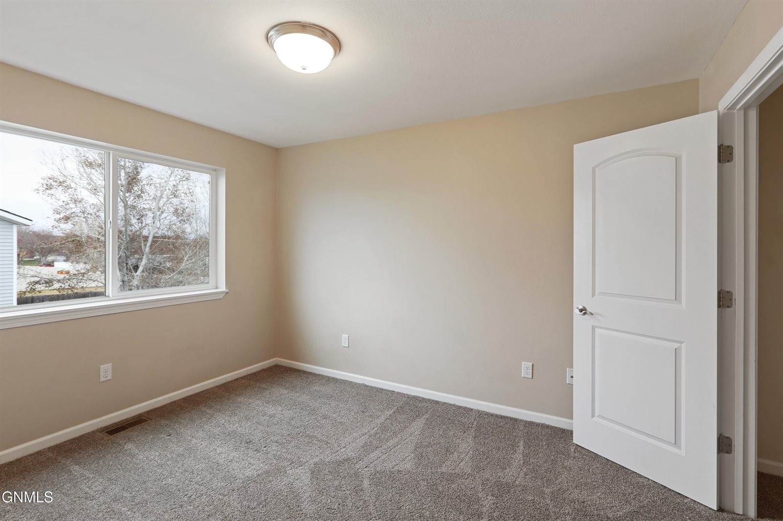 1803 25th Street West, Williston, ND 58801