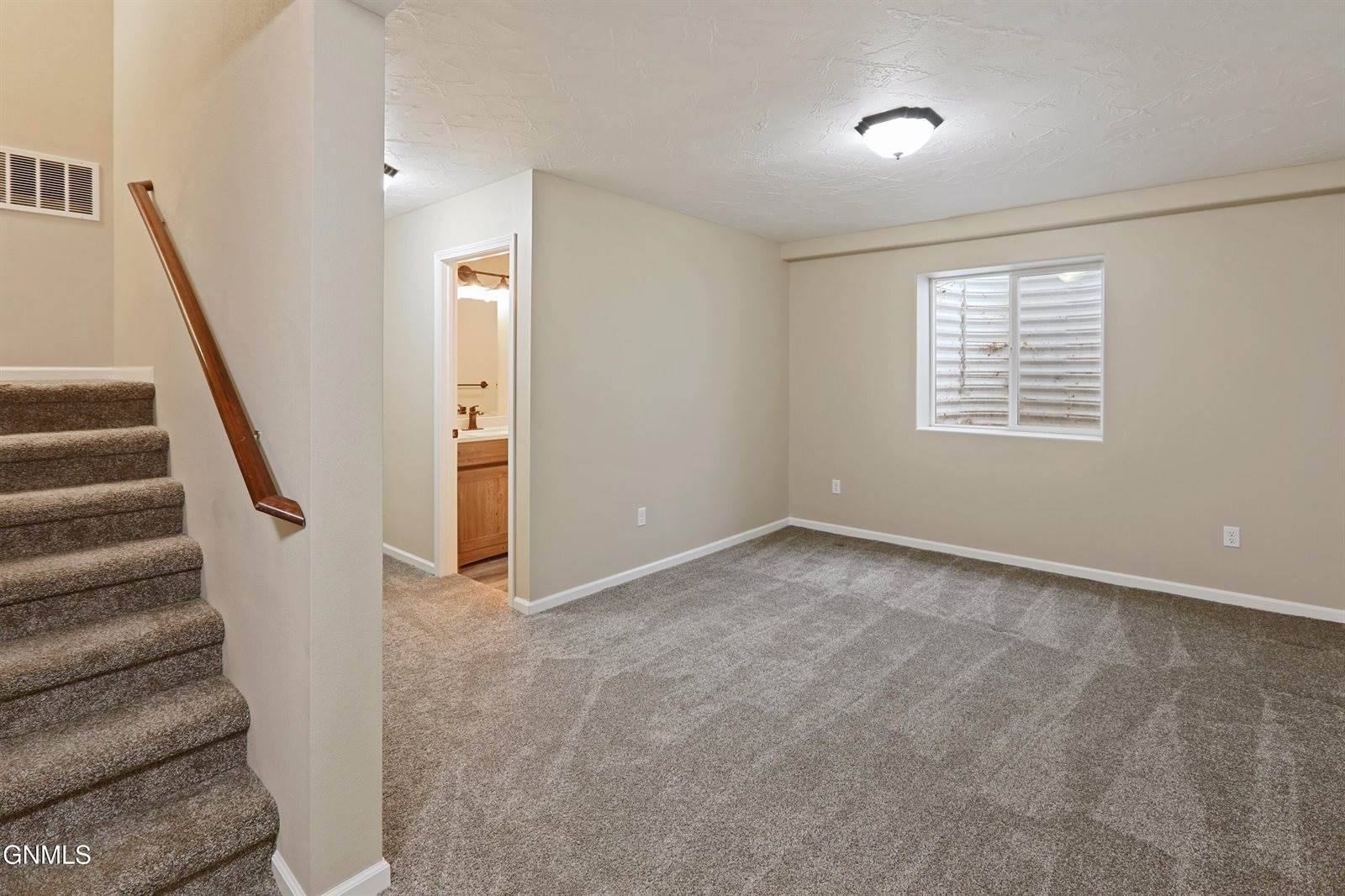 1803 25th Street West, Williston, ND 58801