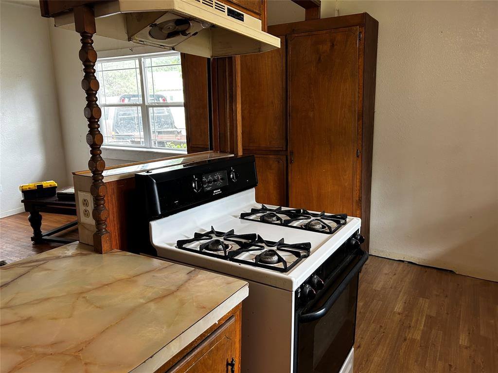 910 West Long Street, Stephenville, TX 76401