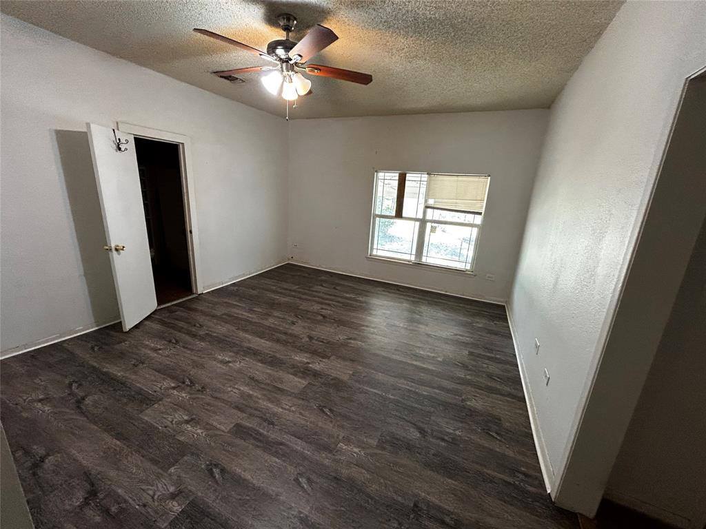 910 West Long Street, Stephenville, TX 76401