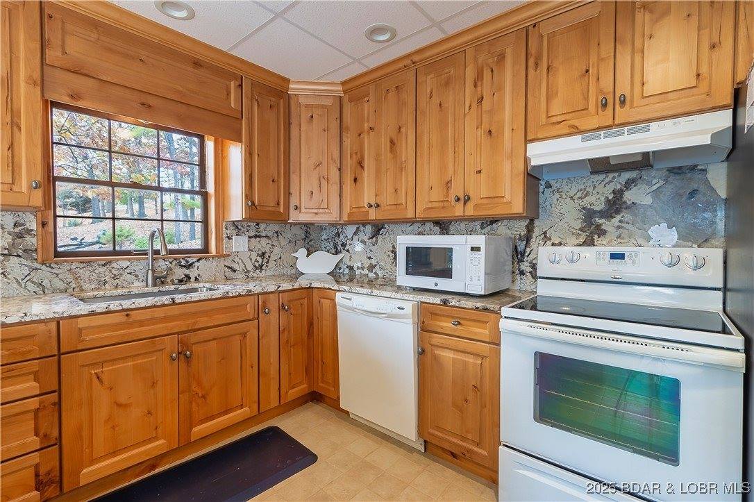 339 Hickory Hollow Road, Sunrise Beach, MO 65079