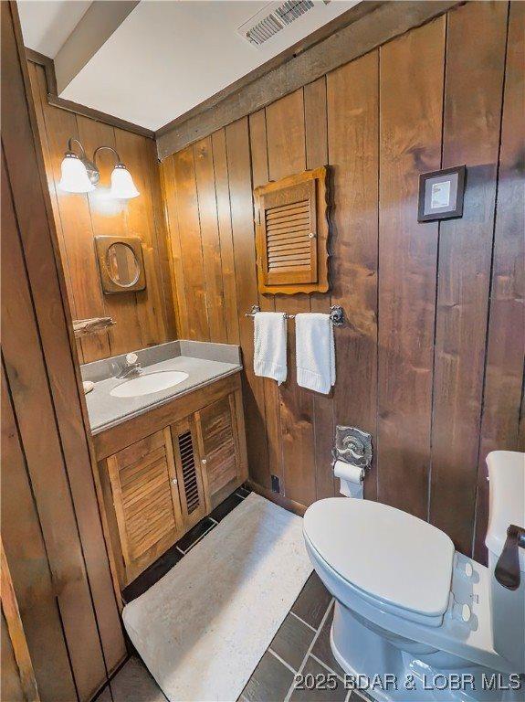 339 Hickory Hollow Road, Sunrise Beach, MO 65079