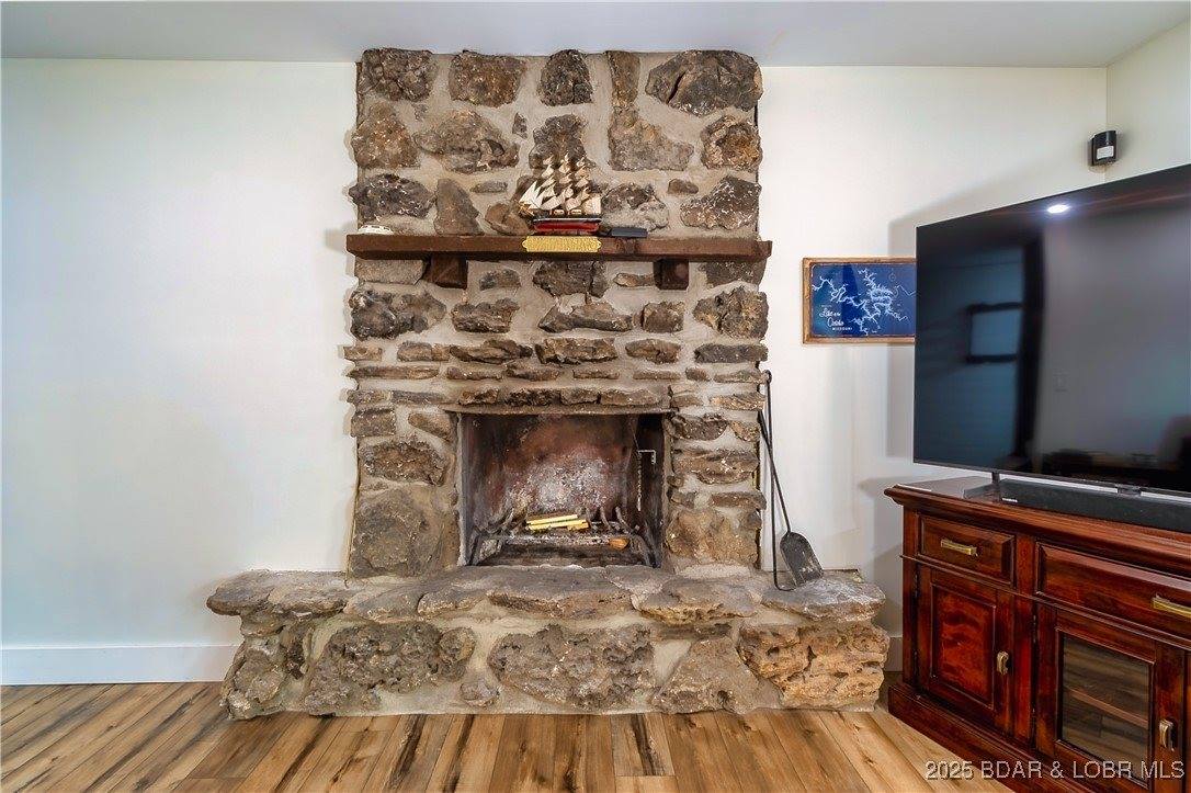 339 Hickory Hollow Road, Sunrise Beach, MO 65079