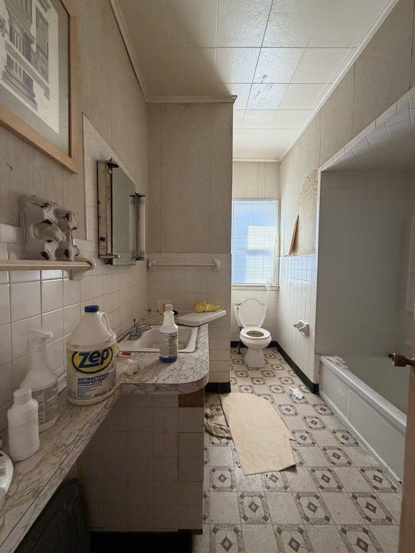 22-24 West Clark Street, Freeport, IL 61032