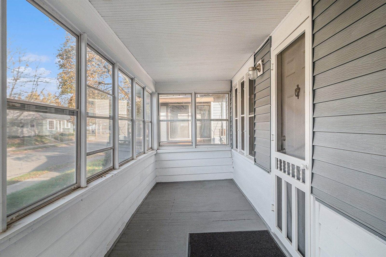 612 Woodridge Street NE, Grand Rapids, MI 49505