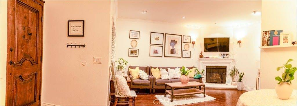 4128 Whitsett, Studio City, CA 91604