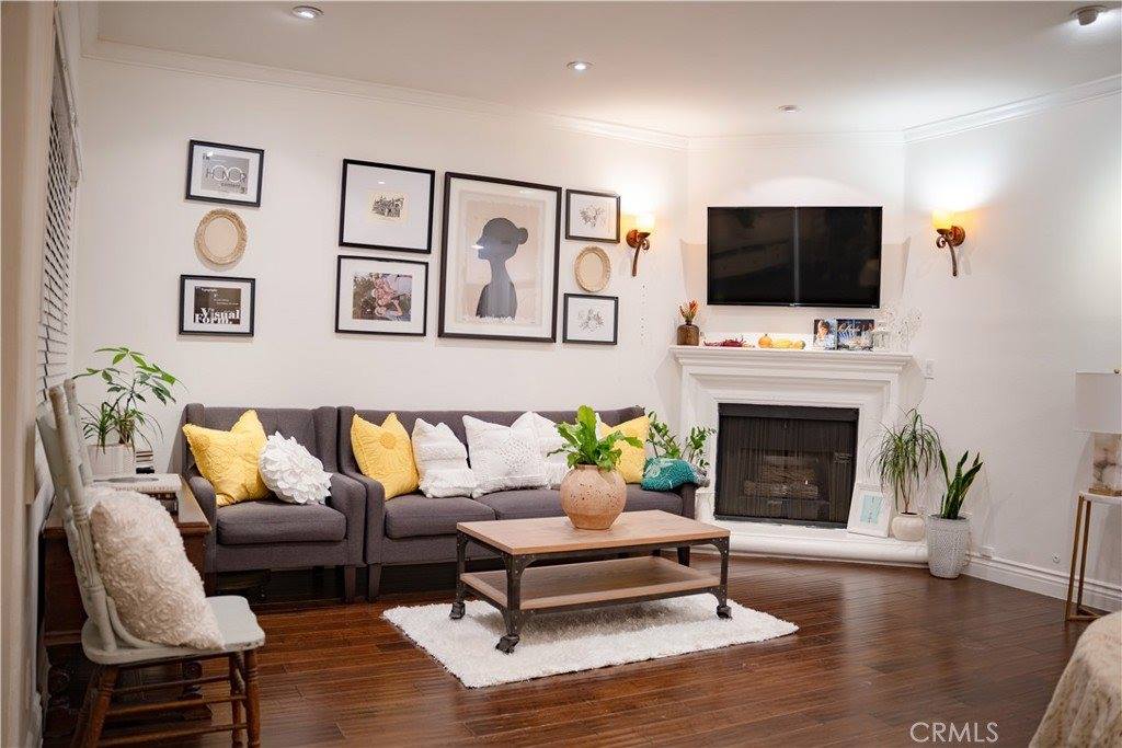 4128 Whitsett, Studio City, CA 91604