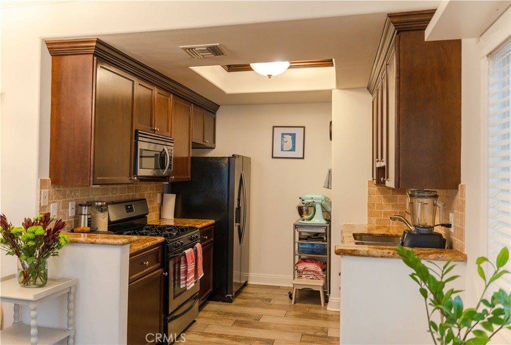 4128 Whitsett, Studio City, CA 91604