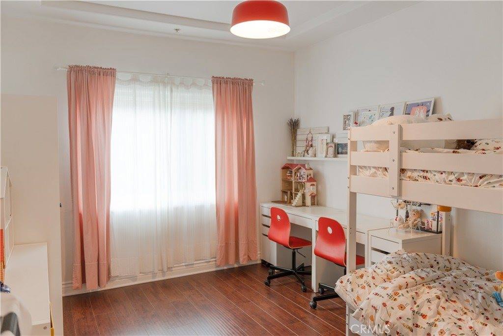 4128 Whitsett, Studio City, CA 91604