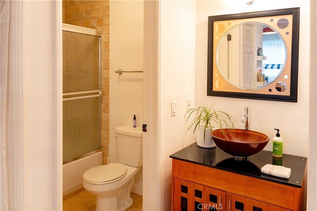 4128 Whitsett, Studio City, CA 91604