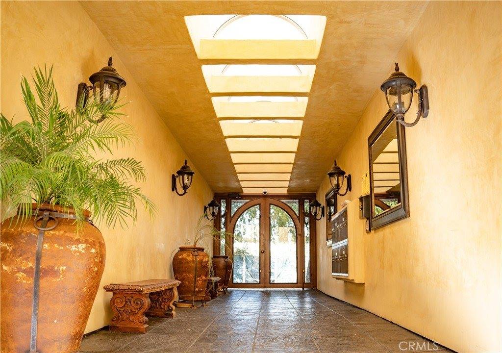 4128 Whitsett, Studio City, CA 91604