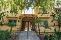 4128 Whitsett, Studio City, CA 91604