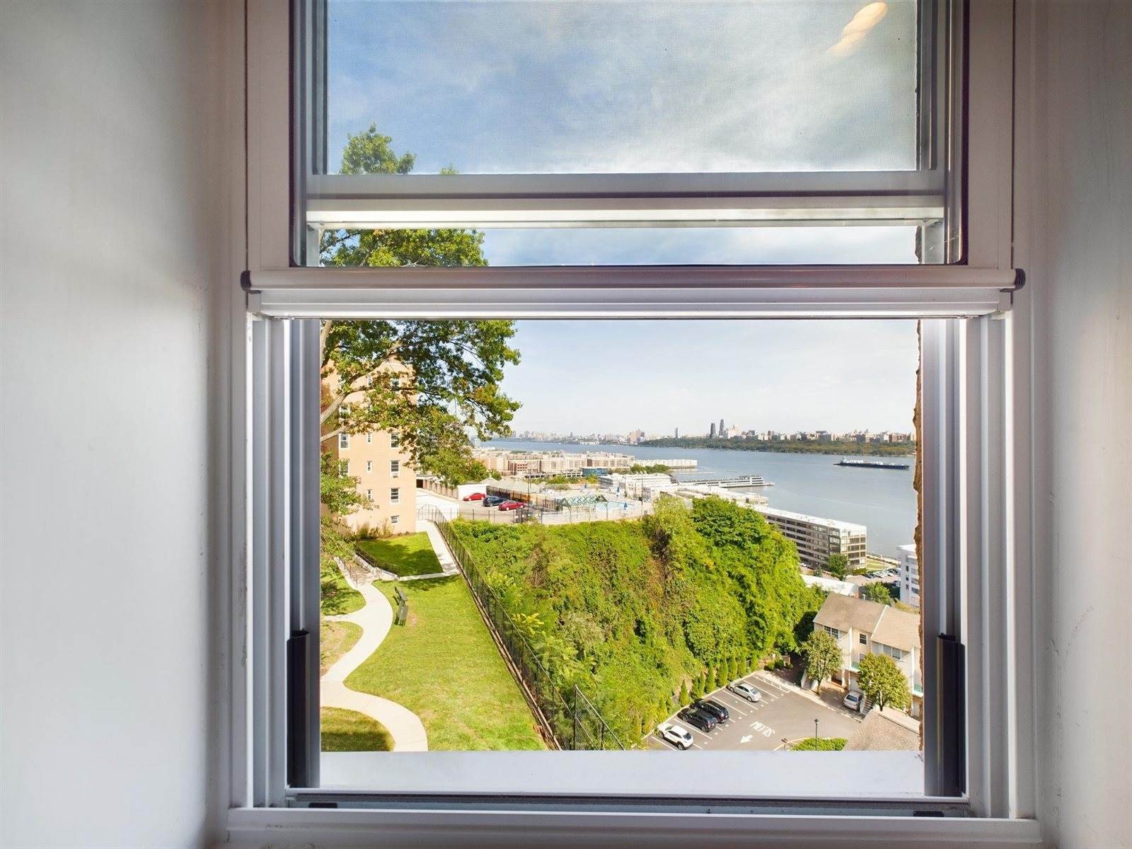 8550 Blvd East, North Bergen, NJ 07047