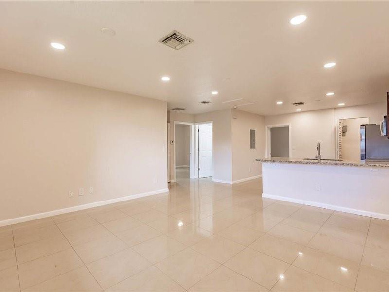 5201 NW 17th CT A, #A, Lauderhill, FL 33313