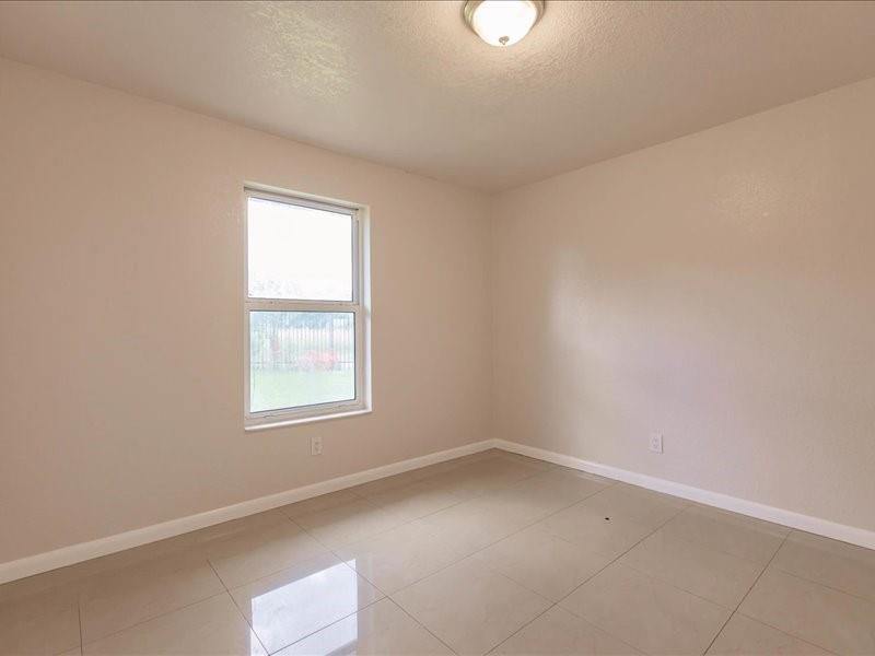 5201 NW 17th CT A, #A, Lauderhill, FL 33313