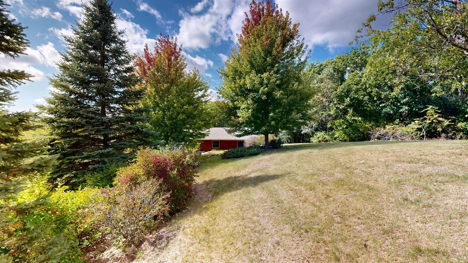 W7724 Deep Pond Rd, Whitewater, WI 53190