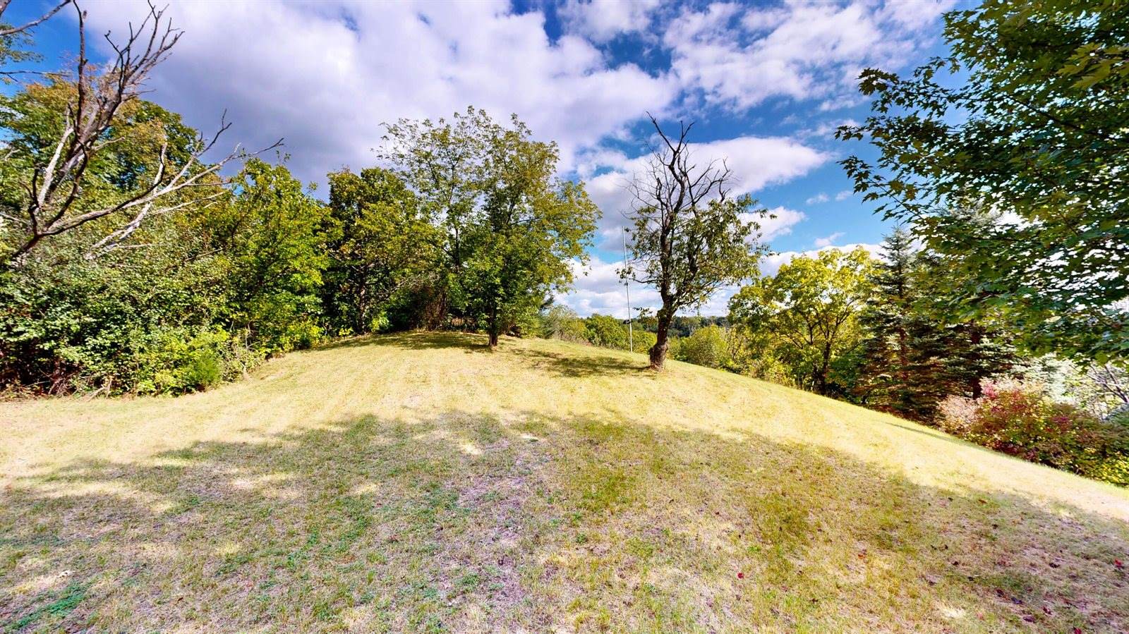 W7724 Deep Pond Rd, Whitewater, WI 53190