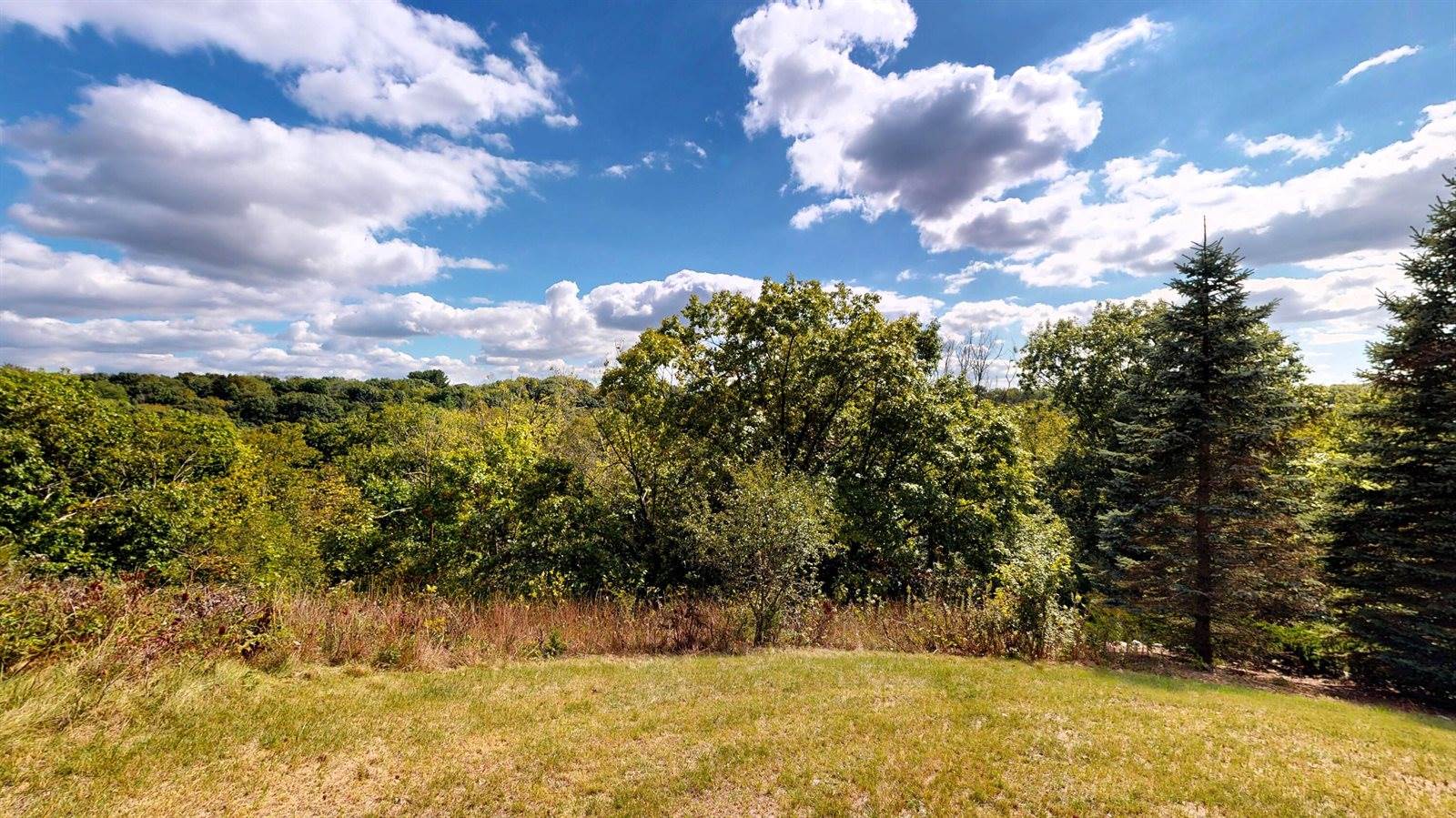 W7724 Deep Pond Rd, Whitewater, WI 53190