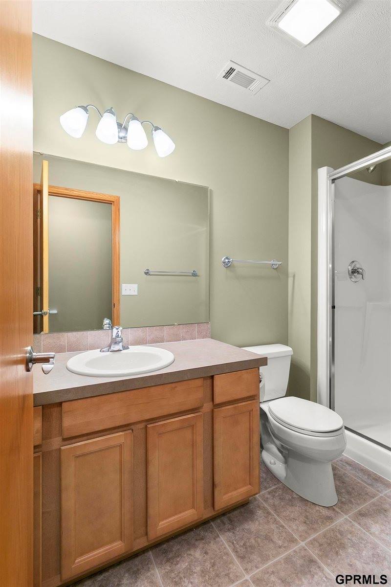 1753 North Columbia Avenue, Seward, NE 68434