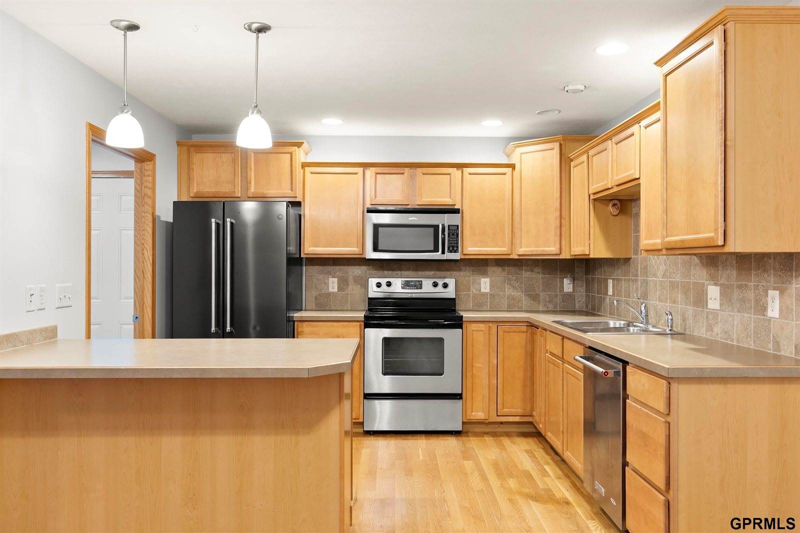 1753 North Columbia Avenue, Seward, NE 68434