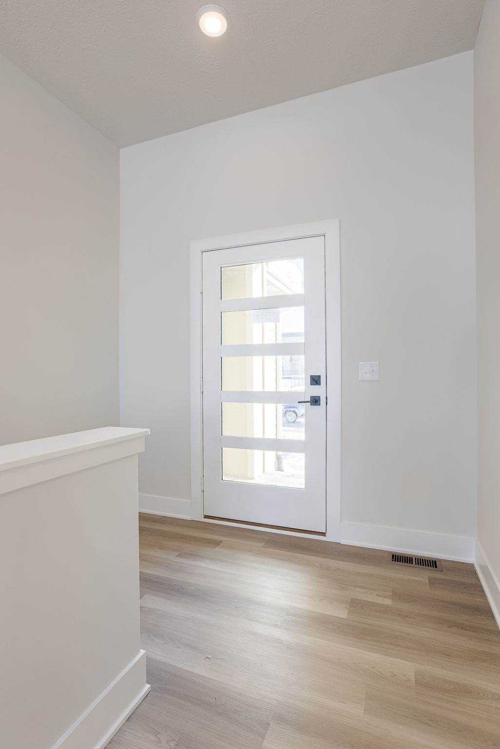 18483 Robin Cir, Omaha, NE 68136