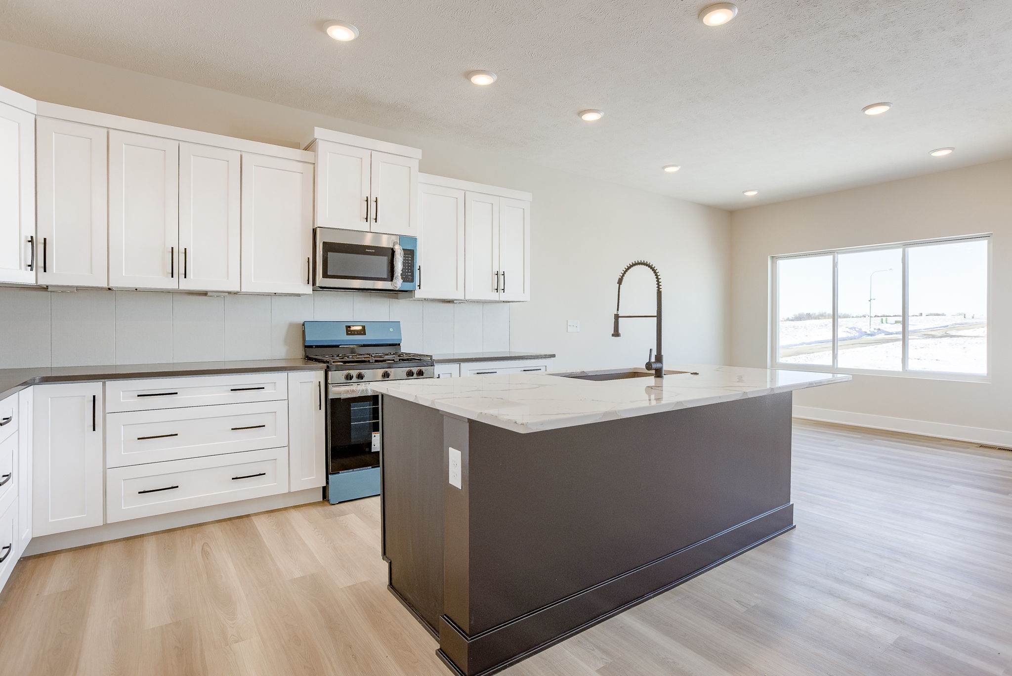 18483 Robin Cir, Omaha, NE 68136