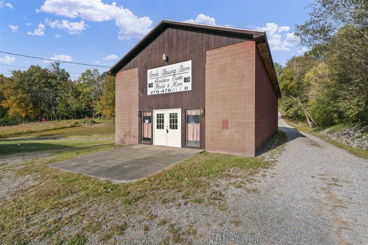 3073 South Highway 431, Beechmont, KY 42323