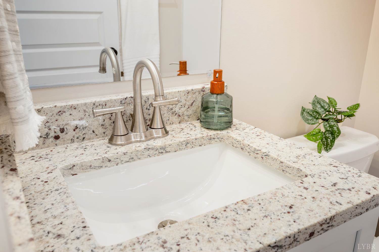 10528 Leesville Road, Lynch Station, VA 24571